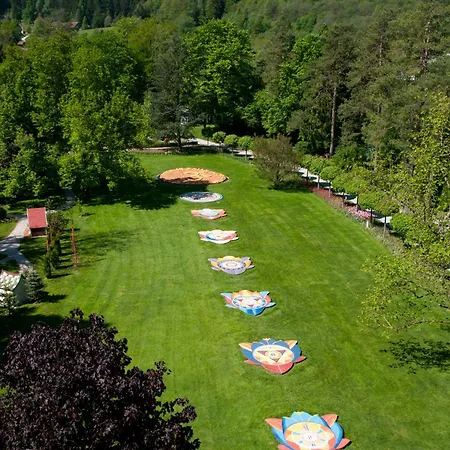 Chalet Honeycomb And